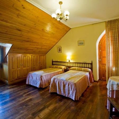 Hotel Restaurante La Casilla Кангас-дель-Нарсеа Экстерьер фото