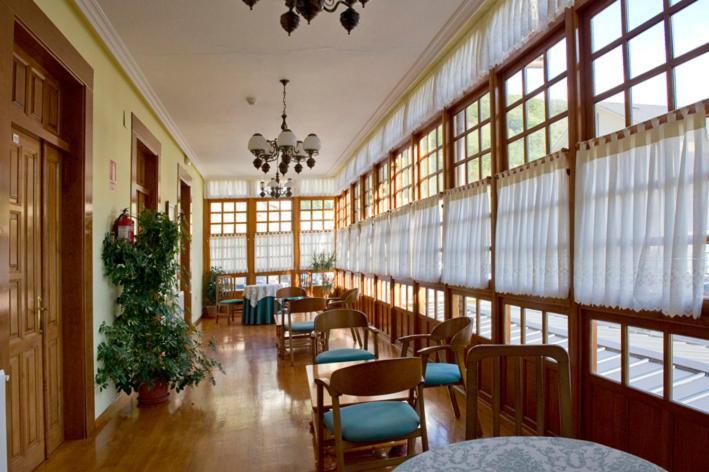 Hotel Restaurante La Casilla Кангас-дель-Нарсеа Экстерьер фото