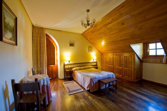 Hotel Restaurante La Casilla Кангас-дель-Нарсеа Номер фото
