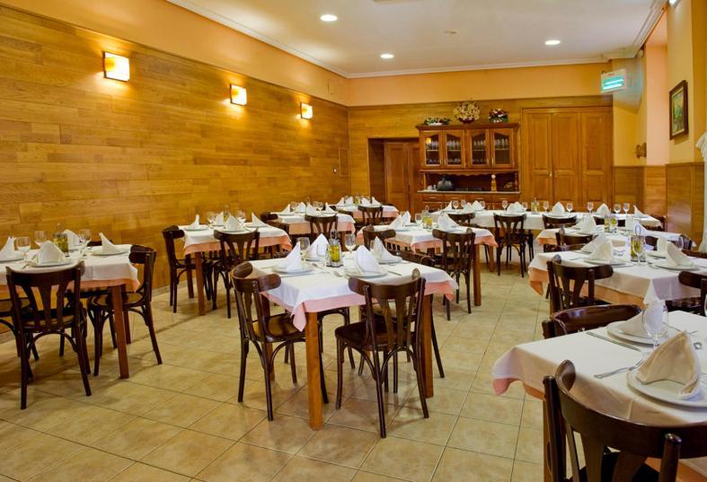 Hotel Restaurante La Casilla Кангас-дель-Нарсеа Экстерьер фото