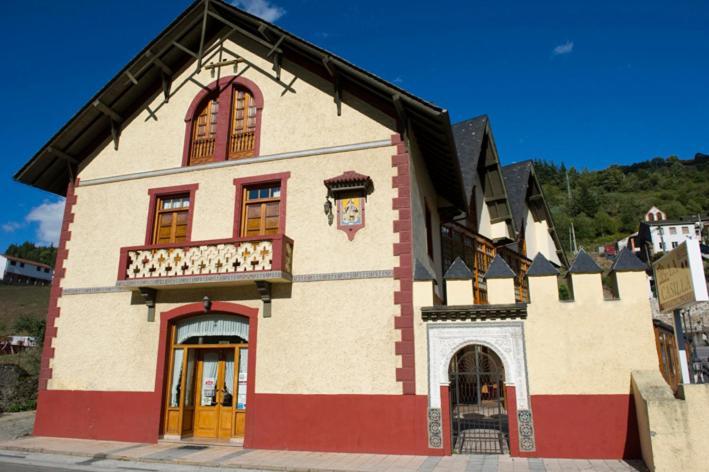 Hotel Restaurante La Casilla Кангас-дель-Нарсеа Экстерьер фото