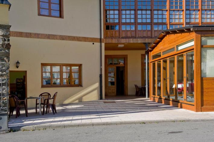 Hotel Restaurante La Casilla Кангас-дель-Нарсеа Экстерьер фото