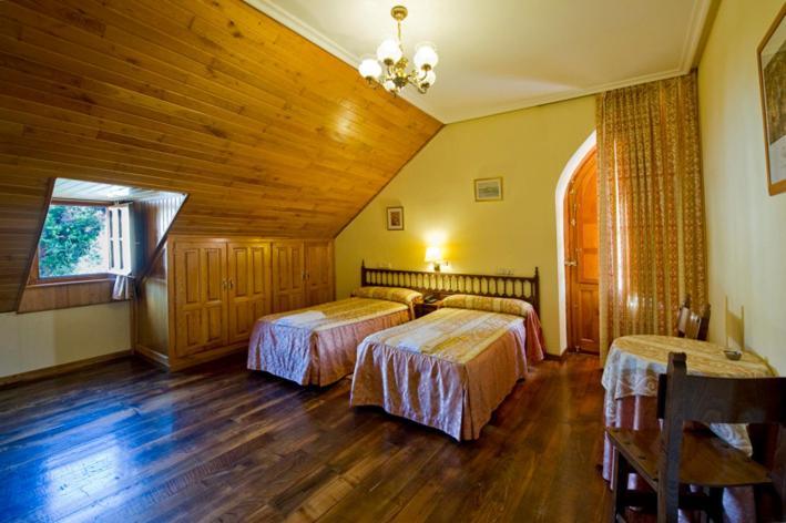 Hotel Restaurante La Casilla Кангас-дель-Нарсеа Экстерьер фото
